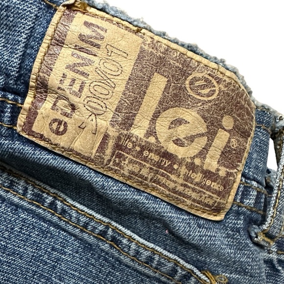 VINTAGE Y2K L.E.I. Frayed Raw Hem Low Rise Flared Light Wash Denim Jeans Sz. 9 - Picture 5 of 9